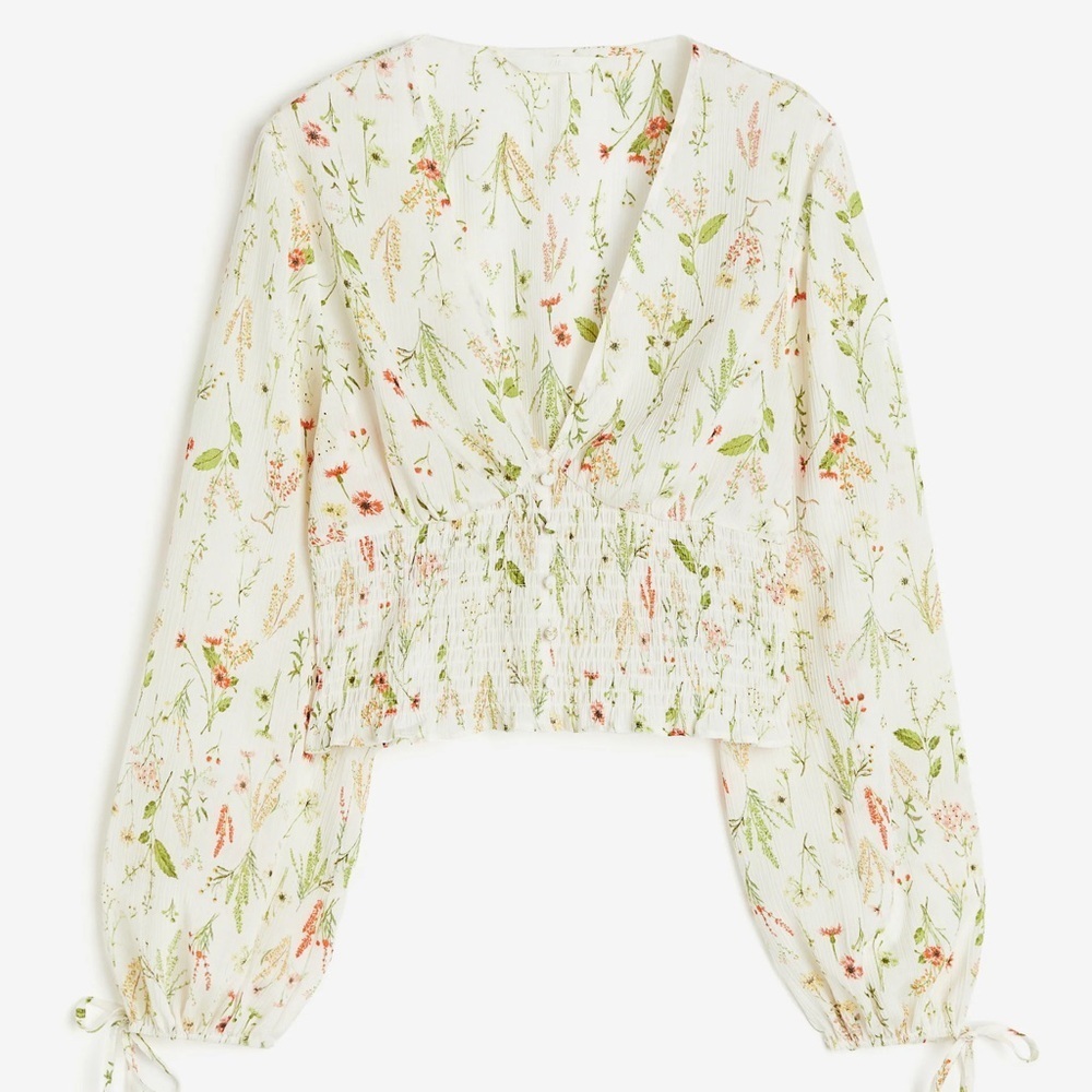 H&M SHORT V-NECK FLORAL BLOUSE